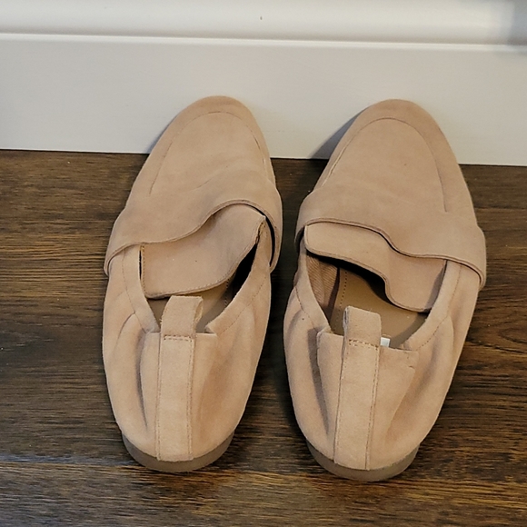 Nude suede flats - Picture 3 of 6